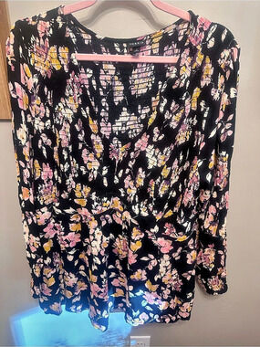Torrid Floral Smocked Blouse in Black & Pink Size 2X